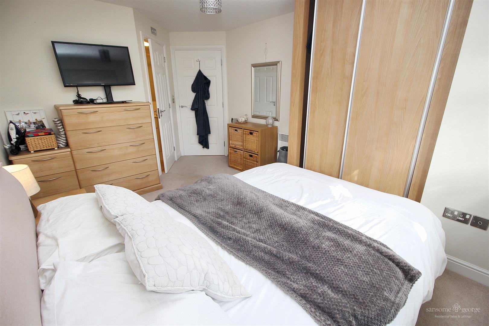 Pryor Close, Tilehurst, Reading